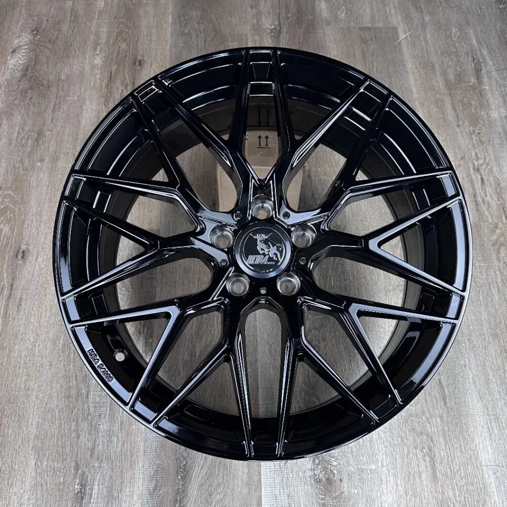 18 Zoll Felgen UA1E schwarz glanz für Audi A4 S4 B9 A5 B8 B9 A6 4G 4G1 C7 F2
