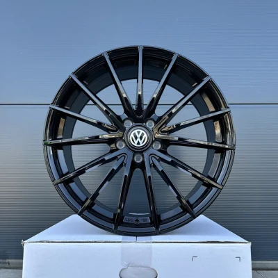 4x 19 Zoll Felgen V2 schwarz für VW Golf 7 8 GTI GTD GTE eGolf R-Line 7R 8R