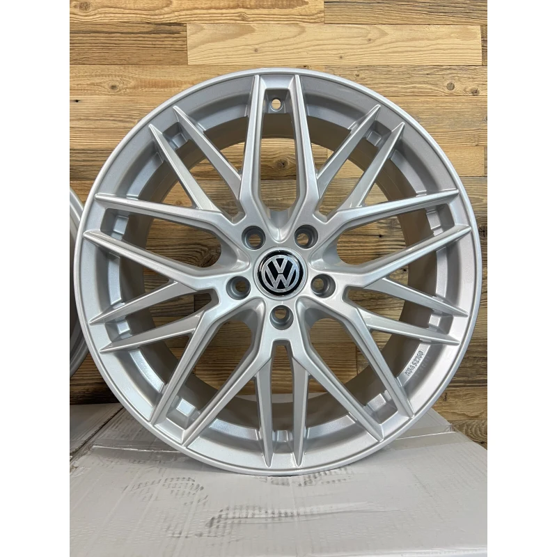4x 19 Zoll Felgen DM08 silber für VW Golf 7 8 GTI GTD GTE eGolf R-Line 7R 8R